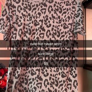 Leopard Print T-Shirt - Large